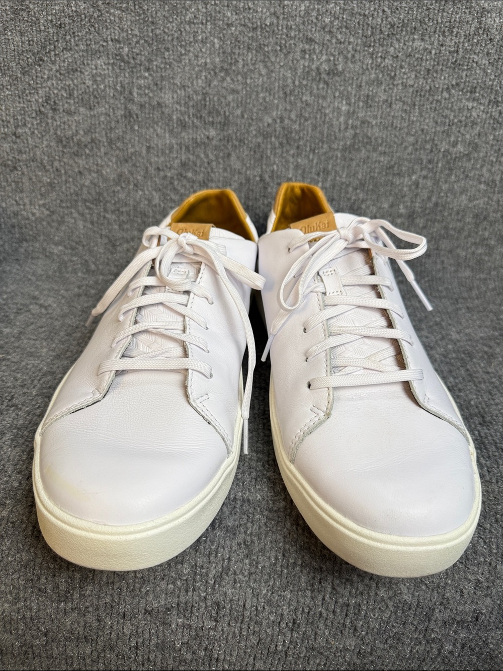 Olukai Men’s White Leather Low-Top Sneakers Size 10.5 Like New! - Picture 3 of 9